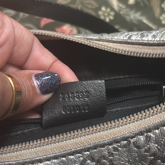 Gucci Silver Shoulder Bag - Picture 8 of 9